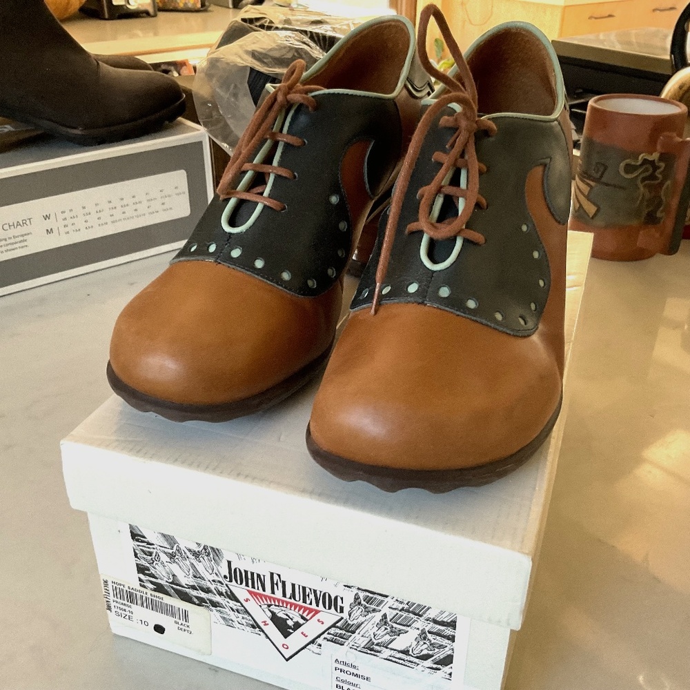 Fluevog Kitschy Kitschy Boom Boom Vivin Tan & Blue Sz 10